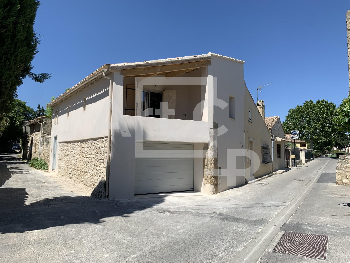 Transformation d'une ancienne grange en habitation avec garage