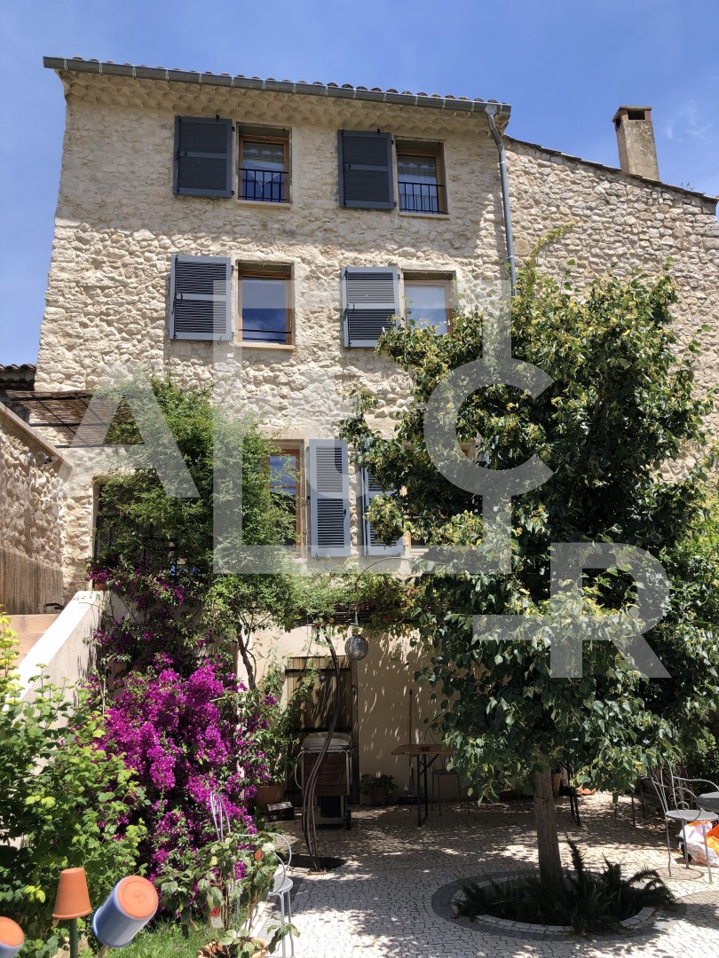 Rénovation d'une ancienne grange à Saint Cadenet